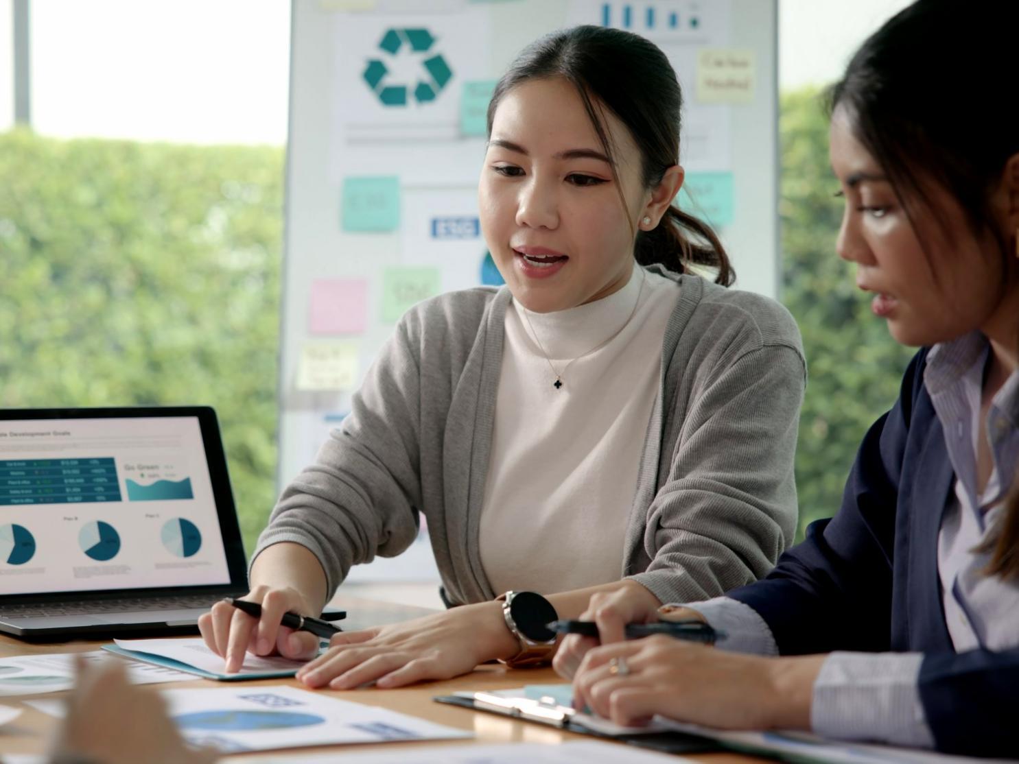 Análisis de estructura de gastos y reservas financieras